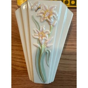 Lenox Tiger Lily Vase, Flowers & Butterfly Design With 24k‎ Gold Trim 2005